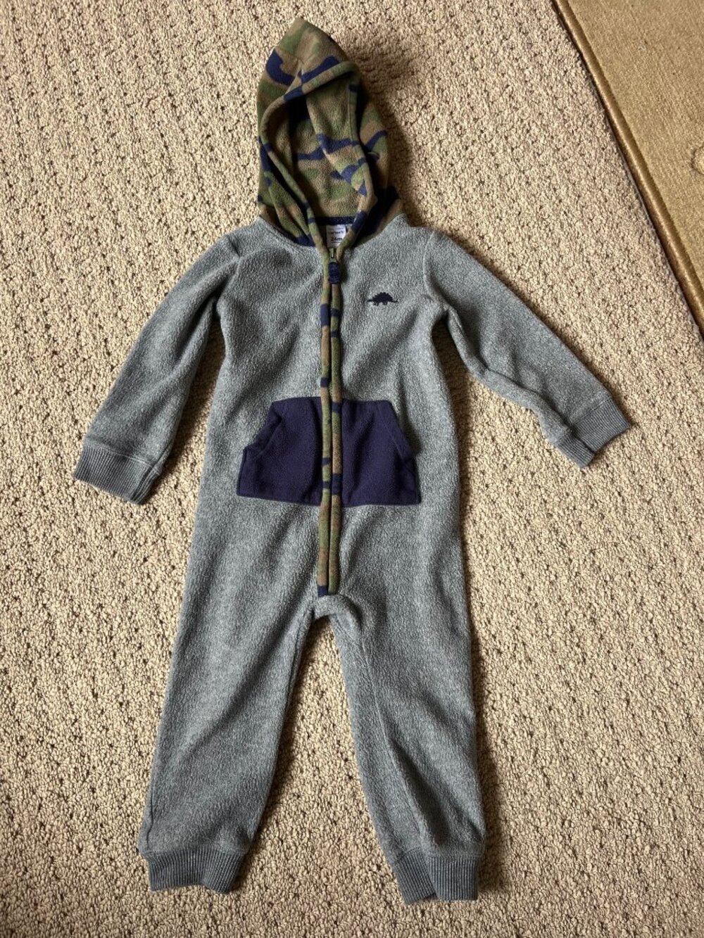 June Sale ⭐️ Carter’s Toddler Fleece Hooded Jumpsuit Size 24M Gray Camo Dino